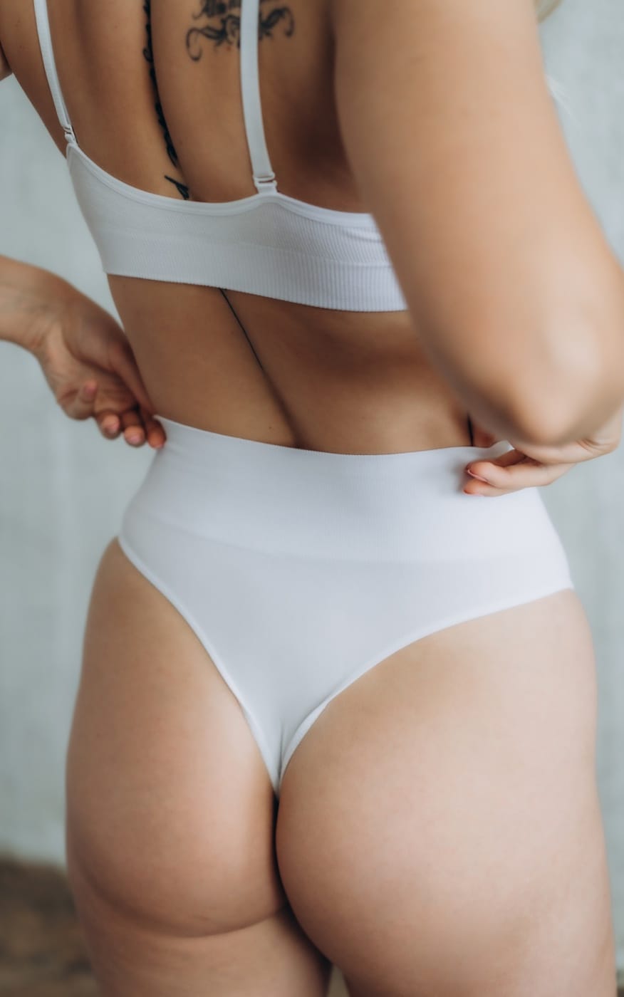 <span font-family="lora" weight="bold" font-size="medium">Bequeme Tangas? Ja, bitte!</span>